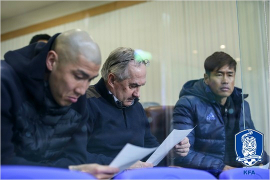 '슈틸리케호' 어쩌나...차두리 전력분석관 돌연 사퇴