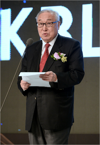 KBL 김영기 총재, 만장일치로 연임