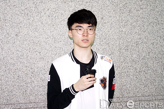 2연속 MSI 우승 위해 떠난다…SK텔레콤 T1 선수들 공항 스케치