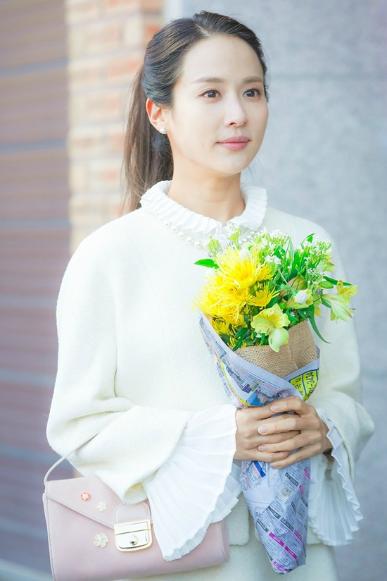 조여정 "30대 중반엔 로코만 할 순 없어… 여러 시도 중"