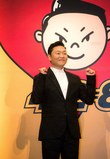'월드 스타' 싸이 뜨자 음원차트·유튜브 들썩