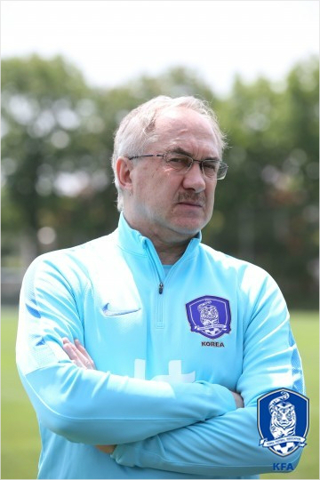 '되는 집안' 제주, 슈틸리케 감독과 손잡을까