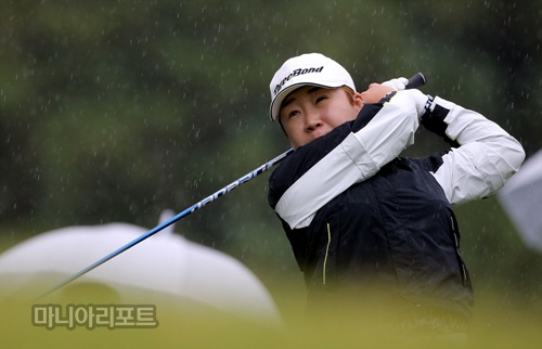 신지애가궃은날씨속에서라운드를치르고있다.후쿠오카(일본)=마니아리포트한석규객원기자