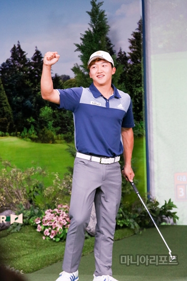 김홍택이GTOUR정규투어1차대회에서우승을확정한후기뻐하고있다.대전=노대겸객원기자