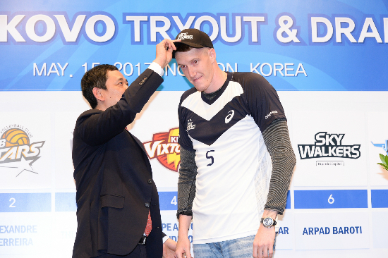 '경험' 택한 최태웅 감독, 바로티는 응답할까?