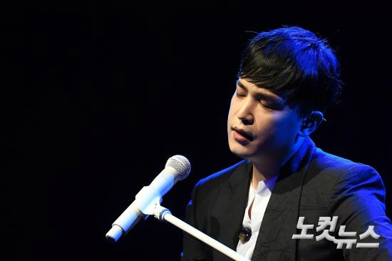 이수 "9년 만의 솔로 앨범, 엠씨더맥스 음악과 달라"