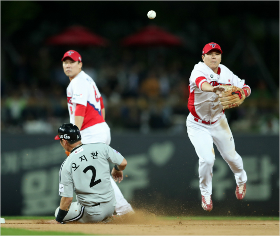마침내 꽃핀 KIA의 장타와 '소총 부대' LG의 병살타