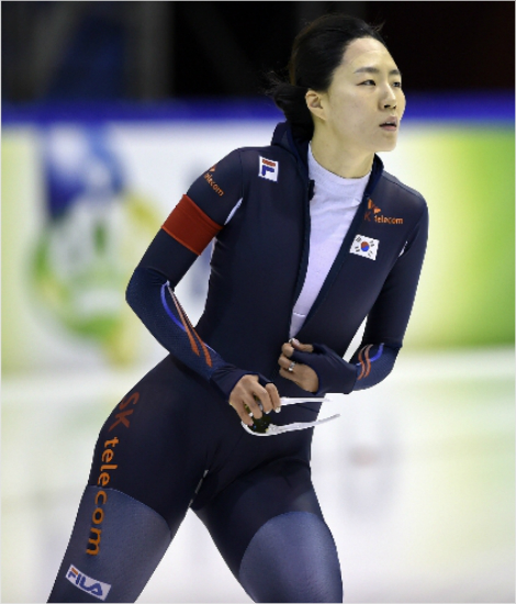 '유니폼 전쟁' 韓 빙상, 왜 일괄 착용만 고수하나