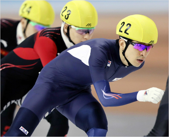 '유니폼 전쟁' 韓 빙상, 왜 일괄 착용만 고수하나