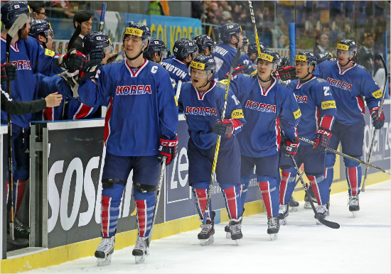 세계랭킹 21위 한국, '최강' 캐나다와 격돌