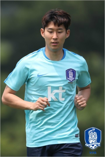 손흥민 "FA컵 득점 1위? 약팀 상대로 많이 넣어서…"