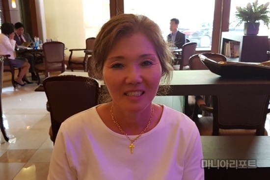 인터뷰에응하는이은정코치.