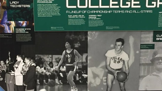 펠리컨스홈구장에전시된이은정코치의현역시절사진.