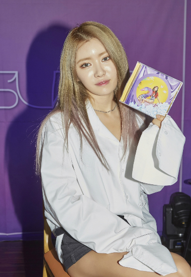 수란 "앨범 커버에 내가 나온 건 이번이 처음"