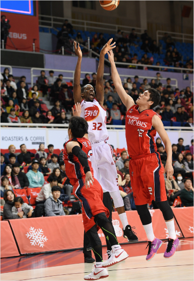 '이승현처럼' 타짜 헤인즈, 이번엔 이종현과 환상 콤비?