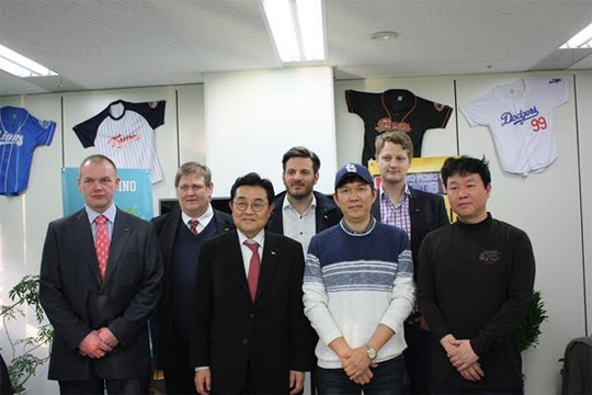 지난 3월 IeSF 이사회 직후, 앱노리를 방문한 전병헌 회장과 IeSF 보드 멤버들