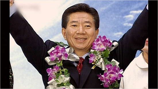 "문재인이 '울돌목'이라면, 노무현은 '오뚝이'"