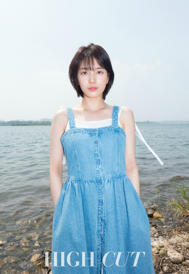 수지, 청초한 매력 발산