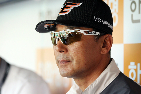 한화, 코치진 개편 단행…김정준 코치 팀 떠난다