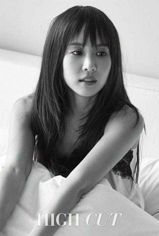 제주도로 떠난 조여정, 싱그러운 매력 화보 공개
