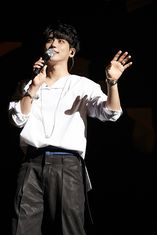 가수 종현과 라디오 DJ 종현, 모두를 만나보고 싶다면?