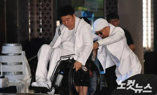 여전히 뜨거운, 데뷔 20주년 클론의 외침 "위 아" (종합)