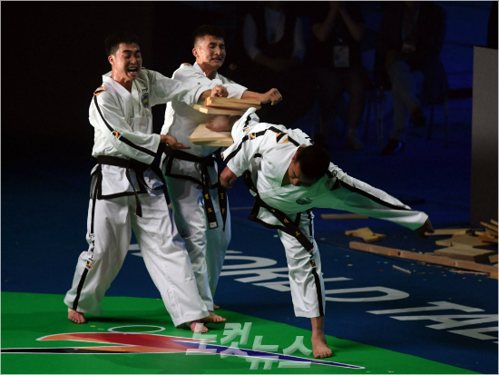 남북 태권도, 사상 첫 올림픽 합동 공연 펼친다