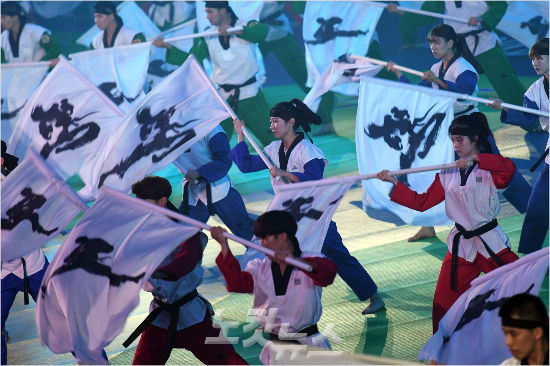 남북 태권도, 사상 첫 올림픽 합동 공연 펼친다