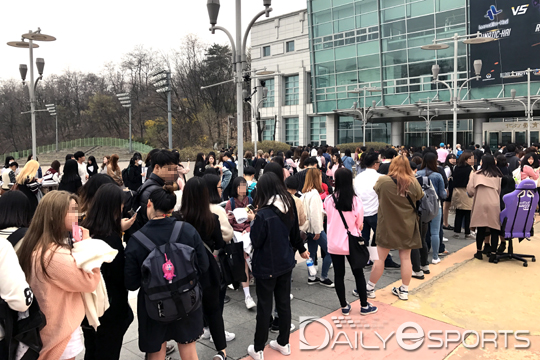 에이펙스 시즌2 결승전 현장도 여성팬의 비율이 압도적이었다.