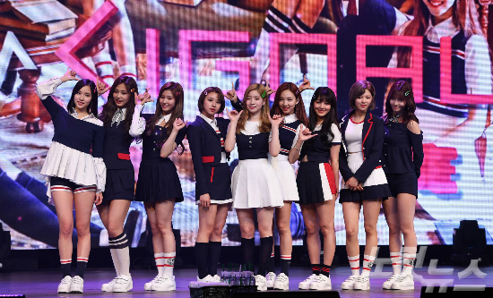 트와이스, 日 오리콘 데일리 차트 이틀째 1위