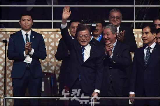 문 대통령 단일팀 발언에 '진땀 흘린' 대한체육회장