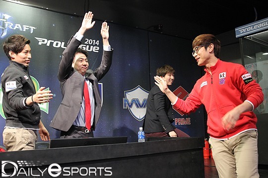 KT Rolster’s Lee Ji-hun "Coaching staff should be a bridge and an umbrella"