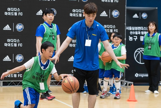 아디다스, 서울 삼성 농구단 선수들과 함께한 ‘2017 마이드림FC’ 농구 클리닉 진행