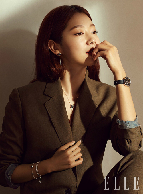 고혹미 넘치는 여신 분위기…박신혜 주얼리 화보