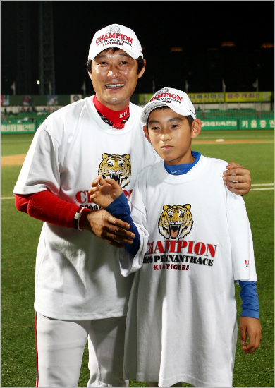 이정후 "아버지보다 첫 해 성적 좋다? 디테일을 보세요"