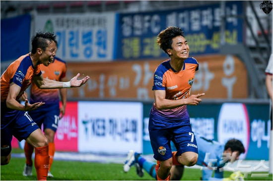 강원으로 향하는 신태용, 문창진 눈도장 받을까