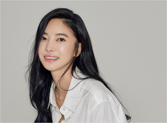 배우 전향한 NS윤지 … 첫 배우 프로필 사진 공개
