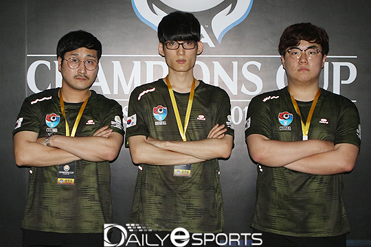 막판 대역전극을 펼치며 8강에 합류한 아디다스 엑스 이호, 정재영, 이상태(왼쪽부터).