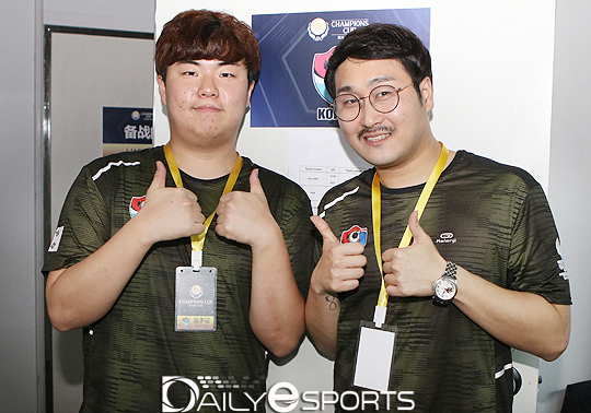 이상태(왼쪽)과 이호.