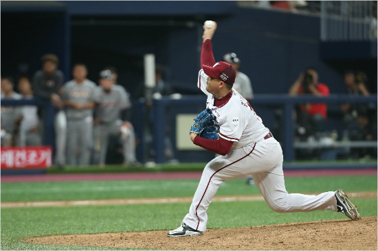 KIA, 작년 세이브 1위 김세현 영입…넥센과 2대2 트레이드