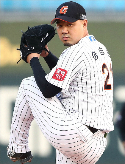 롯데 송승준, LG 제물로 100승 '정조준'