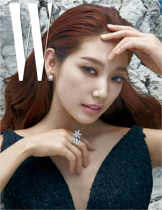 '청순' 벗은 박신혜의 '고혹미'