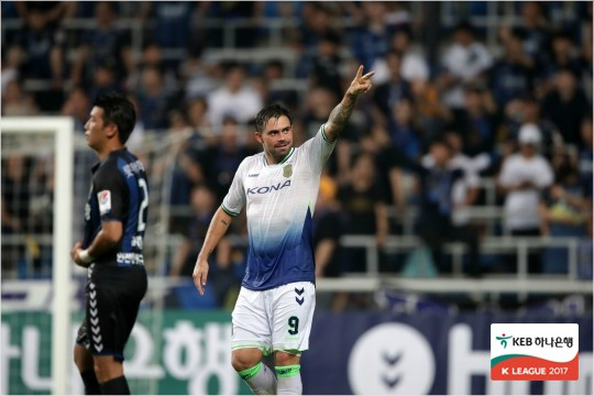 "은퇴? 말려봐야지" 2016년과 확 달라진 에두