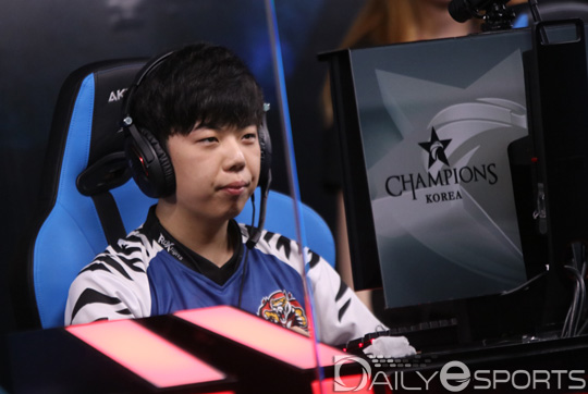 승강전 탈출한 락스, 2세트서 '크로우' 김선규 시험