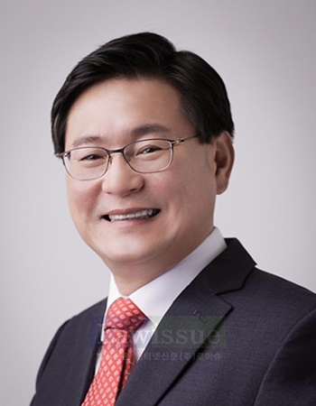 자유한국당 부산시당위원장에 재선출된 이헌승 국회의원.