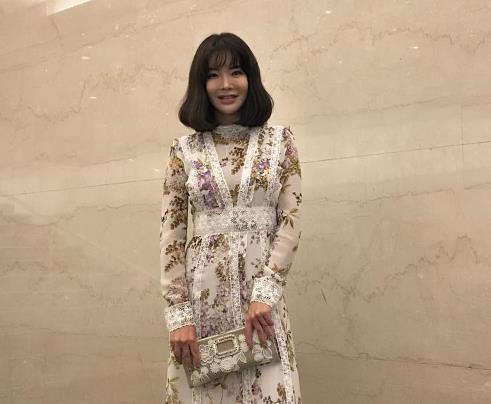 안신애가10일자신의SNS에소개한새로운헤어스타일.사진=안신애인스타그램캡처