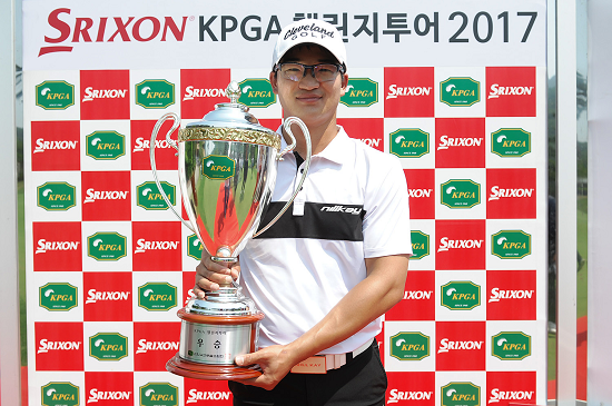 챌린지투어6회대회에서우승을차지한김지우.사진=KPGA