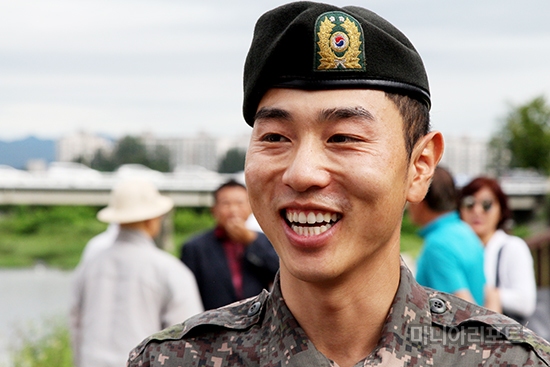 군전역한배상문이환하게웃고있다.원주=마니아리포트김상민기자