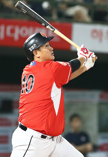 이대호 '연타석포'…무르익는 롯데의 가을야구