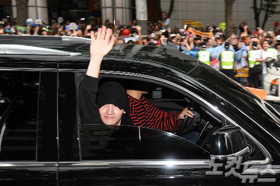 최강창민·최시원, 의경 복무 마치고 팬들 곁으로